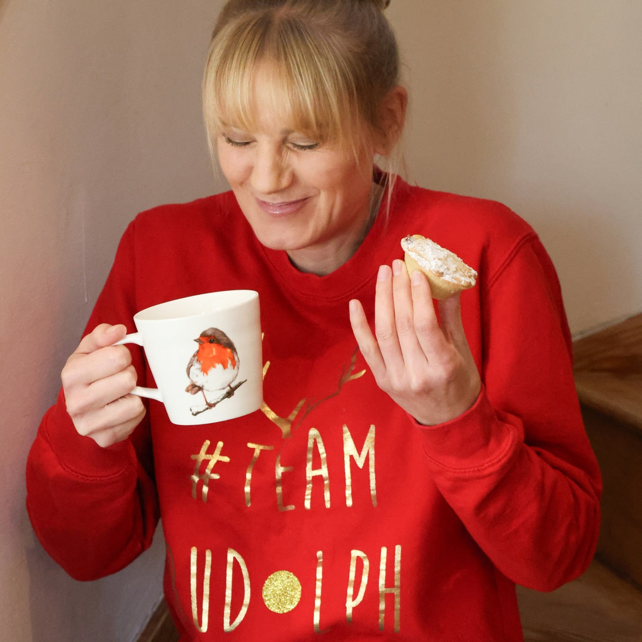 The Hearth – Robin Design New Bone China Mug